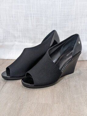 Calvin Klein Peep Toe Lanai Scuba Black Patent Leather Wedge Shoes Size 10M